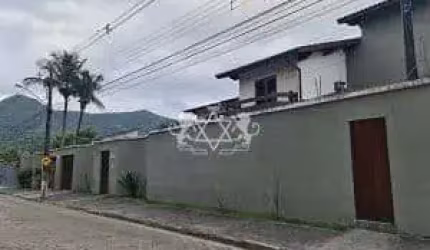 Sobrado à venda,5 suítes, Martim de Sá, Caraguatatuba.