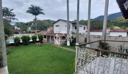 Oportunidade de Casa à venda, 100 metros da Praia do Arrastão, 06 suítes, 1404m² área total, São Se