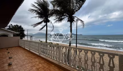 Sobrado Pé na Areia a Venda com uma Vista Paradisíaca, 6 suítes, 478m² AT I 316m² AC, Cocanha, Cara