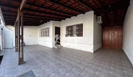 Casa à venda, Centro, Caraguatatuba, SP