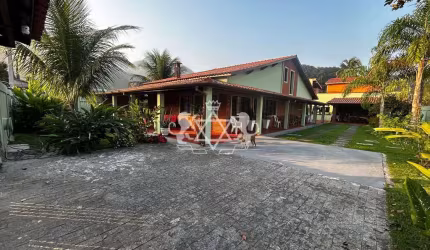 Casa à venda com 620m²/ área do terreno / e 314.03m² de Areá Útil, 3 Dormitórios sendo uma Suite  n