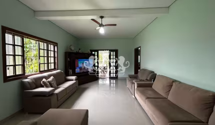 Casa à venda,  1 000 m² de Área Total, 3 Dormitórios sendo 1 Suite no bairro  Martim de Sá, Caragua