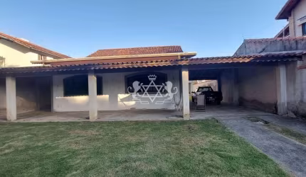 Casa á venda 100 metros da praia, 3 dorms, sendo 2 suítes, edícula com salão de jogos, bairro do Po