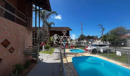 Flat com mesanino , sacada, quintal e piscina Martim de Sá.