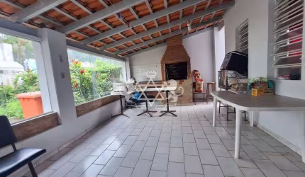 Casa padrão à Venda, Centro, Caraguatatuba, SP