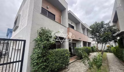 Sobrado 2 Dorm à Venda, Pontal de Santa Marina, Caraguatatuba, SP
