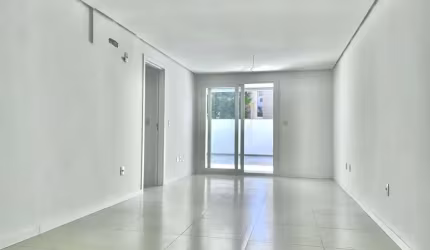 Apartamento com terraço e 3 dormitórios no pio X