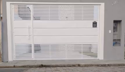 Sobrado frontal na Vila industrial