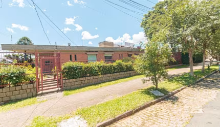 Casa para venda  no Bairro Chácara das Pedras em Porto Alegre