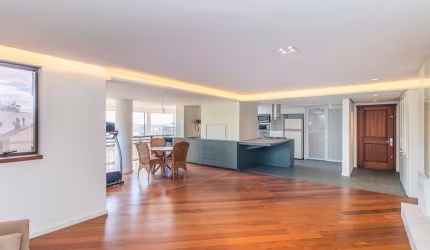 Apartamento para venda  no Bairro Moinhos de Vento em Porto Alegre