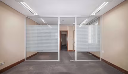 Sala para venda  no Bairro São João em Porto Alegre