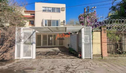 Casa à venda em Ipanema com churrasqueira, lareira e ar condicionado - 233m²