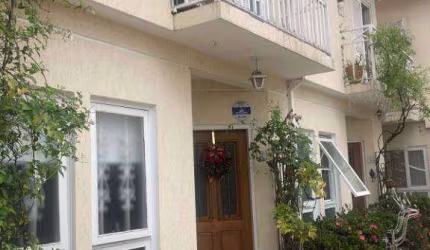 Casa em Condomínio 3 dormitórios (145m²), 1 Suíte, Reformada, 2 Vagas. Próximo da Praça Diogo do Amaral
