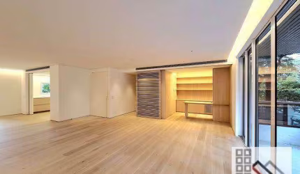 Apartamento 3 Dormitório (211m²), 3 Suítes, Varanda, 3 Vagas. Ao lado do Parque do Povo