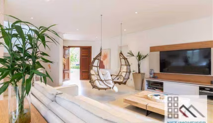 Casa de Alto Padrão em Condomínio de 4 Dormitórios (533,45m²), 4 Suítes, 5 Vagas. Bairro nobre da zona Sul