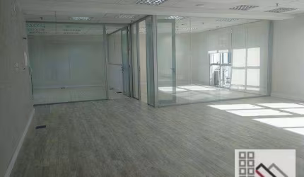 Conjunto Comercial (168m²), 2 Banheiros, 4 Vagas, Terraço. Ao lado do Shopping Morumbi