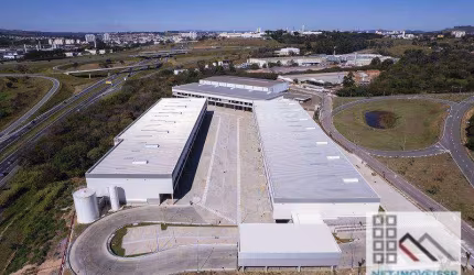 Galpão Comercial/Industrial (1.303,88m²), 4 Banheiros, 8 Vagas. No aeroporto do Jundiaí