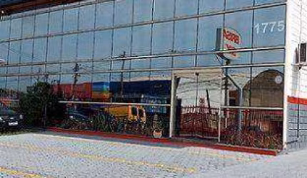 Galpão Comercial (1.000m²), 4 Banheiros, 4 Vagas. Região central de Atibaia