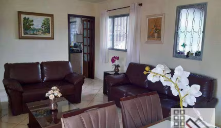 Casa Sobrado 3 Dormitórios (256m²), 2 Suítes, 4 Vagas. Vista panorâmica para a Pedra Grande