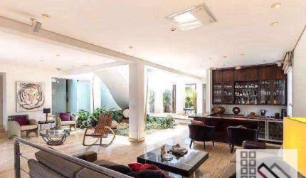 Casa de Alto padrão em Condomínio 5 Dormitórios (551,990m²), 4 Suítes, 6 Vagas. Próximo do Boavista Shopping