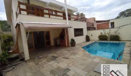 Casa em Condomínio 4 Dormitórios (355m²), 2 Suítes, Varanda, 4 Vagas. Alto Padrão e Localização Privilegiada