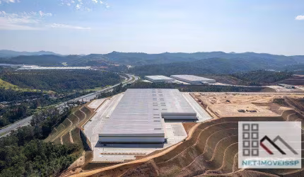 GALPÃO LOGÍSTICO (9.159.75m²), 12 BANHEIROS, 25 VAGAS. GLP BANDEIRANTES I, MODERNO, ALTÍSSIMO PADRÃO E LOCALIZAÇÃO ESTRATÉGICA