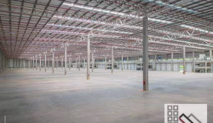 GALPÃO LOGÍSTICO (12.118,60m²), 15 DOCAS, INFRAESTRUTURA COMPLETA DE SERVIÇOS E SEGURANÇA. AO LADO DA CASTELLO BRANCO