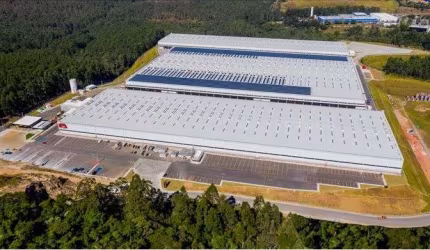 GALPÃO LOGÍSTICO COM RENDA IMEDIATA. (11.724,41m²), 12 BANHEIROS, 10 VAGAS. PARA ESTOCAGEM E ARMAZENAMENTO