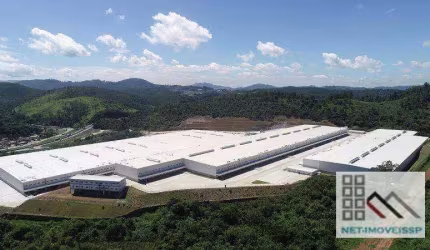 GALPÃO LOGÍSTICO (6.288m²), 4 BANHEIROS, 12 VAGAS. A MELHOR LOCALIZAÇÃO NO PRINCIPAL HUB LOGÍSTICO DO BRASIL