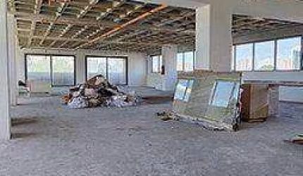 CONJUNTO COMERCIAL (316,4m²), 2 BANHEIROS, 9 VAGAS. AO LADO DA PONTE LAGUNA