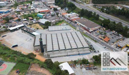 GALPÃO COMERCIAL/INDUSTRIAL (8.640m²), 6 BANHEIROS, 10 VAGAS. AO LADO DA RODOVIA FERNÃO DIAS