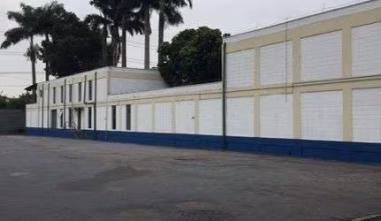 GALPÃO (3.247m²). PLATAFORMA COBERTA E PÁTIO DE MANOBRA PARA CARGA/DESCARGA AO LADO DA MARG. PINHEIROS