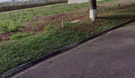 LOTE (800m³). VENHA CONSTRUIR A SUA CASA DOS SONHOS DENTRO DE UM CONDOMÍNIO COM MUITO VERDE