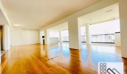 APARTAMENTO 3 DORMITÓRIOS (215M²), 3 SUÍTES, VARANDA, TOTALMENTE REFORMADO, 4 VAGAS. PRÓXIMO DA ESTAÇÃO DO METRÔ VILA MADALENA