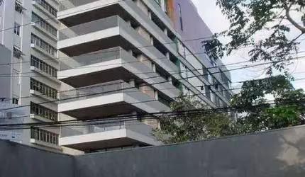 COBERTURA DUPLEX 2 DORMS (600m²), 2 SUÍTES, TERRAÇO, 6 VAGAS. TOTALMENTE REFORMADO E MODERNIZADO