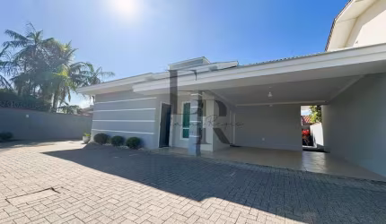 Casa à Venda em Joinville: Conforto, Espaço e Praticidade no Bairro Santo Antônio! Casa com 2 quartos, 1 suíte, 3 banheiros, 2 vagas, 152m².