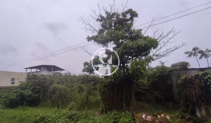 Vende terreno com 900m² em Candeias