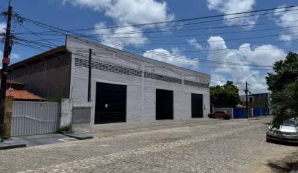 Galpão para Locação em Parnamirim, EMAUS, 2 banheiros