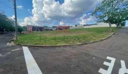 Terreno de esquina no Residencial Village Campo Novo