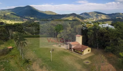 Chácara para Venda em Santo Antônio do Pinhal, Centro, 3 dormitórios, 3 suítes, 4 banheiros, 4 vagas
