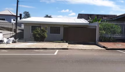 Casa para Venda em Guarapuava, Bonsucesso, 3 dormitórios, 2 banheiros, 1 vaga
