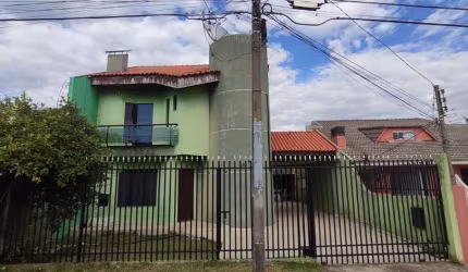 Sobrado para Venda em Guarapuava, Santa Cruz, 4 dormitórios, 1 suíte