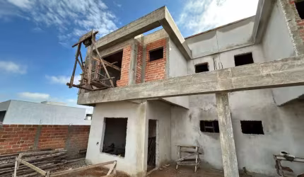 Sobrado para Venda em Guarapuava, Boqueirão, 3 dormitórios, 1 suíte, 2 vagas