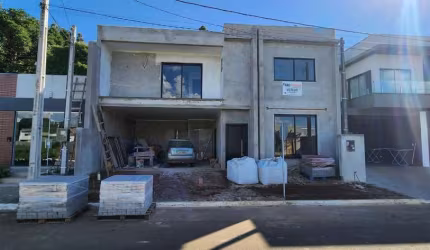 Sobrado para Venda em Guarapuava, Boqueirão, 3 dormitórios, 3 suítes, 2 vagas