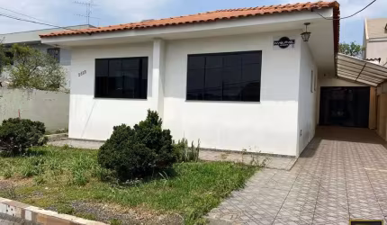 Casa para Venda em Guarapuava, Centro, 3 dormitórios, 2 suítes, 2 vagas