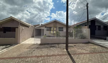 Casa para Venda em Guarapuava, São Cristovão, 2 dormitórios, 1 suíte, 2 vagas