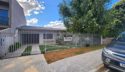 Casa para Locação em Guarapuava, Batel, 2 dormitórios, 1 banheiro, 1 vaga