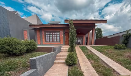 Casa para Venda em Guarapuava, Centro, 3 dormitórios, 1 suíte, 2 vagas