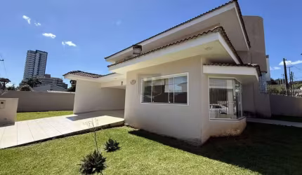 Imóvel Comercial para Locação em Guarapuava, Trianon, 3 dormitórios, 1 suíte, 3 banheiros, 4 vagas