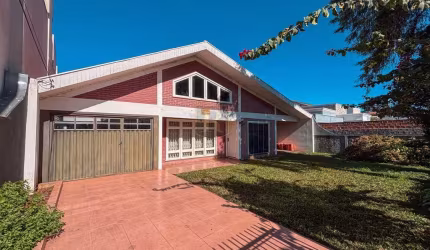 Casa para Venda em Guarapuava, Centro, 3 dormitórios, 1 suíte, 6 vagas